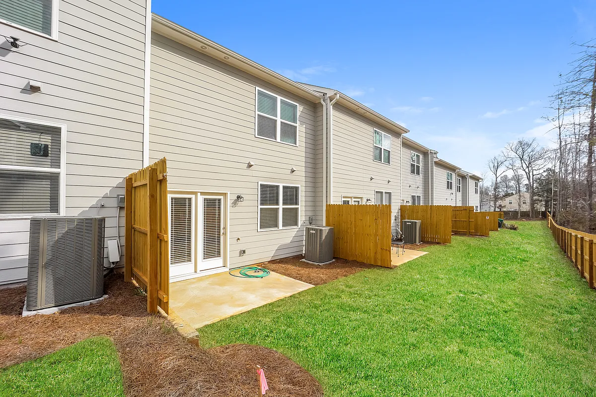 Building Photo - 616 Magnolia Cir