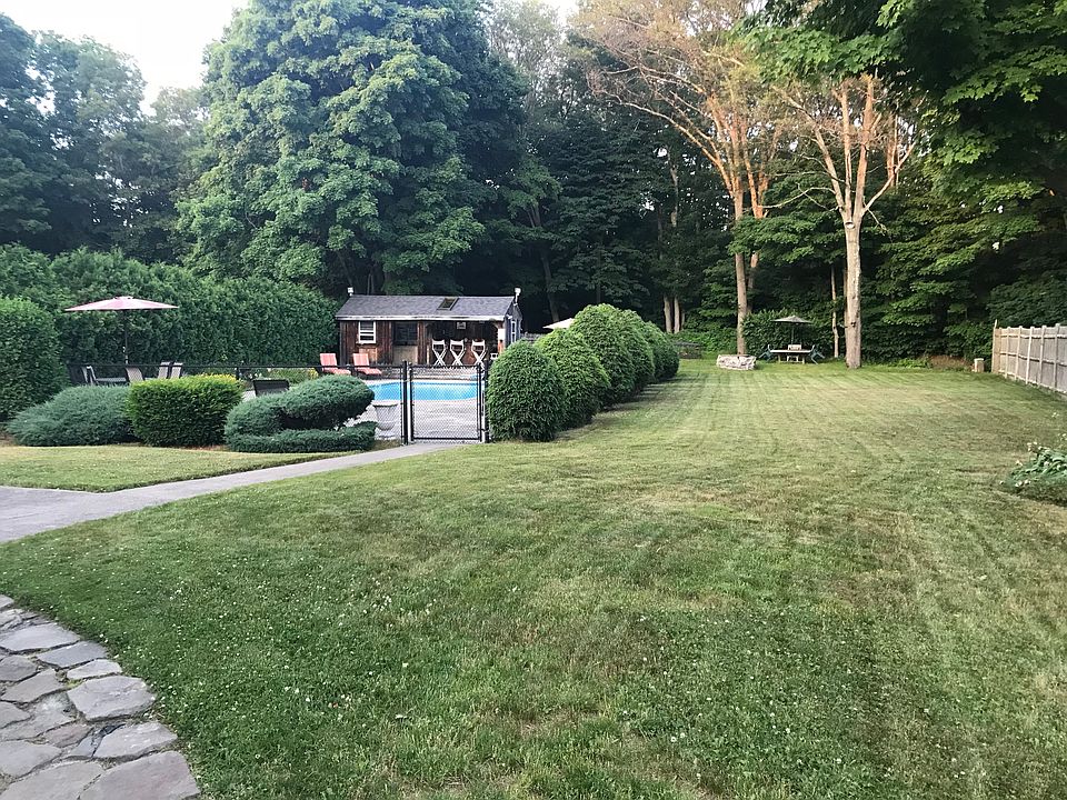 2nd image of 25 Thayer St
