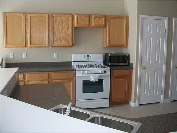 4th image of 3829 Carisbrook Dr