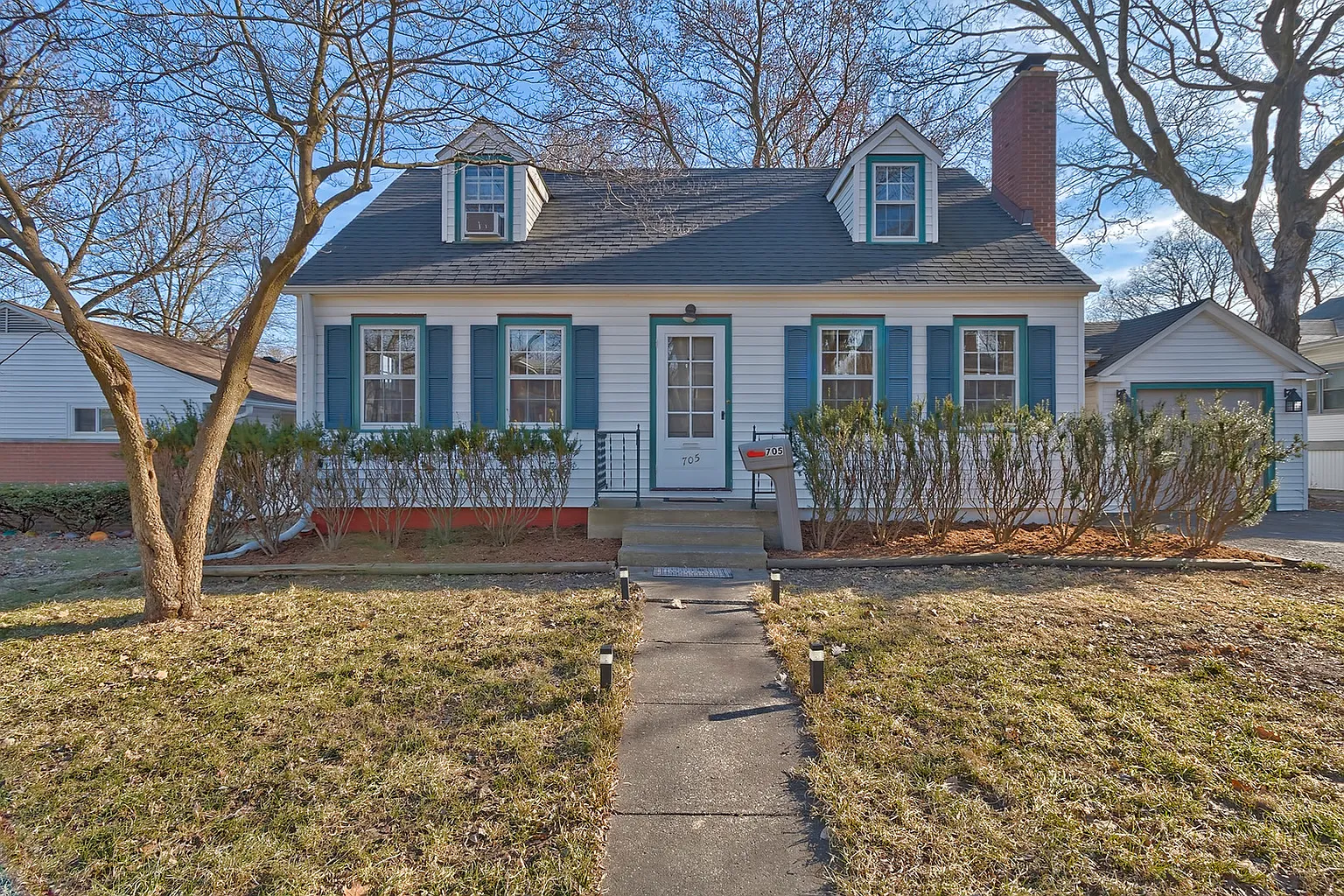 705 W Green St photo 1