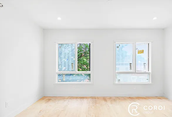 Rented by Coroi Corp | media 33