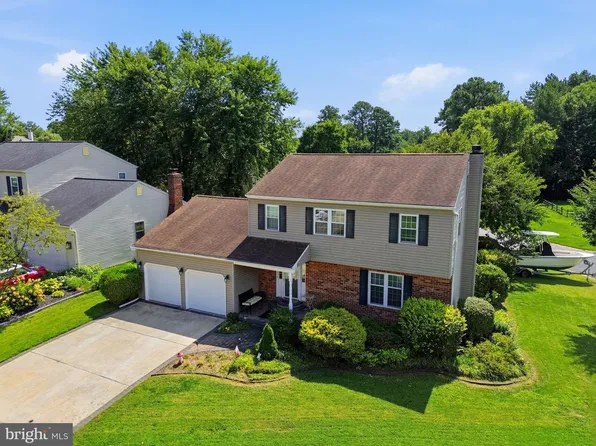 18 Jonathan Dr, Newark, DE 19702