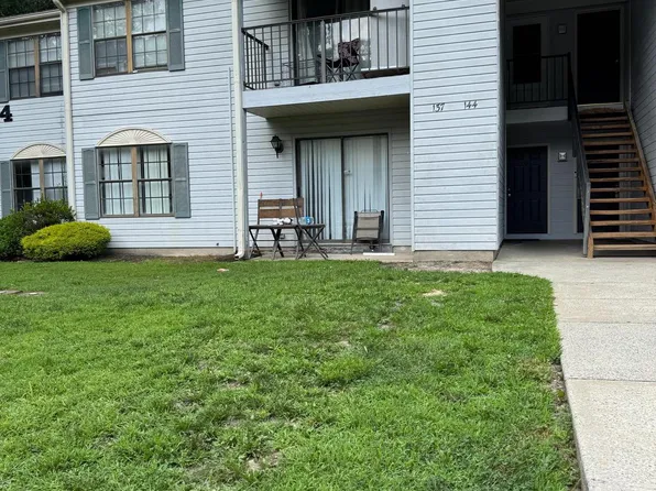 137 Liberty Ct, Absecon, NJ 08205