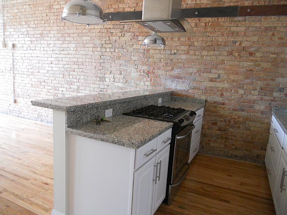 5th image of 1526 Main St APT 3
