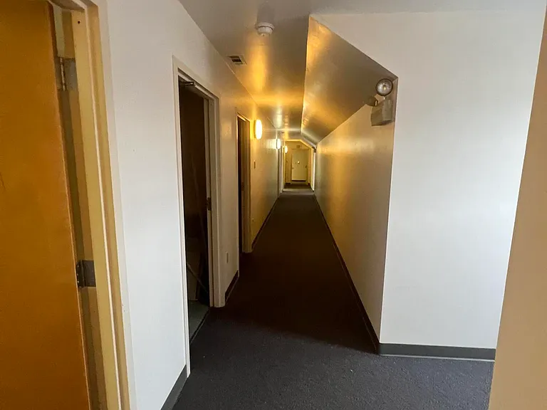 353 Cooks Ct — Photo 6