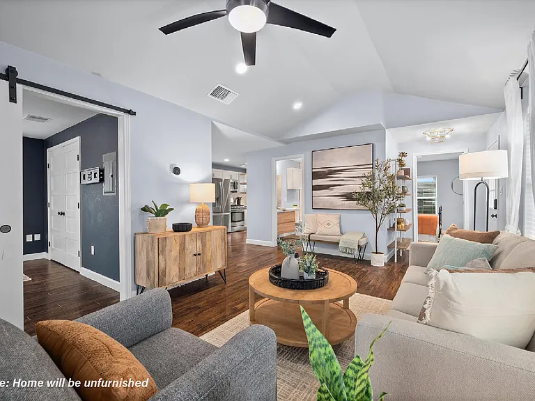 1191 Chicon St — Photo 3