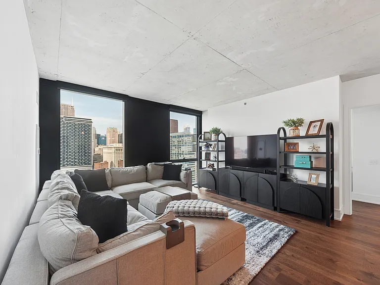 234 W Polk St #2504 — Photo 6