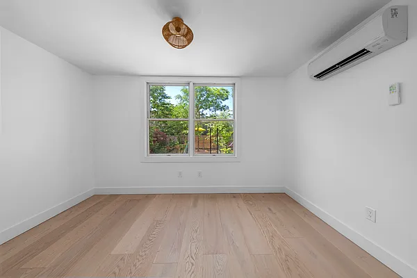 Rented by Friedman Mayer, LREB | media 15