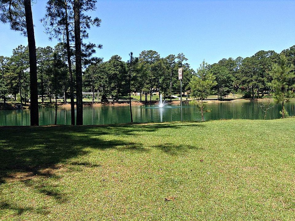 2nd image of 119 Emerald Lake Dr