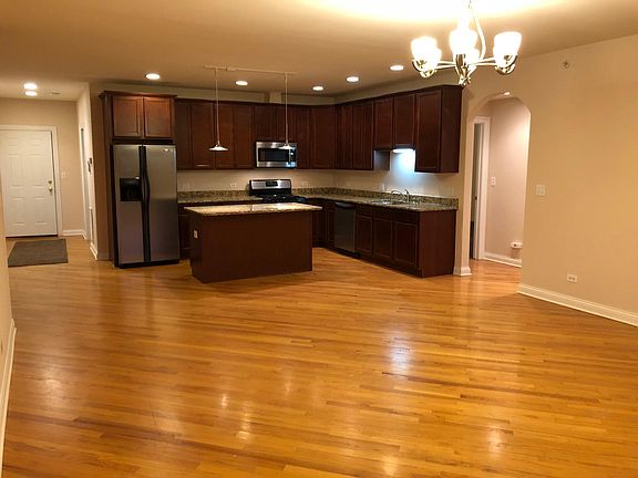 Gorgeous unit with open floor plan