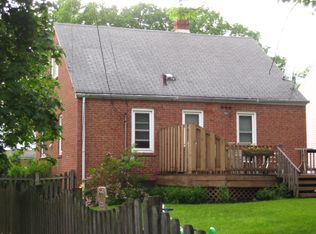 1415 Cranover Rd, Lyndhurst, OH 44124