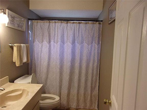 5th image of 4423 Cerise Ave