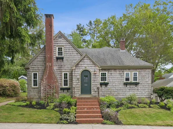 20 Elmwood Road, Cape Elizabeth, ME 04107