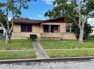 4005 Lamont St, Corpus Christi, TX 78411