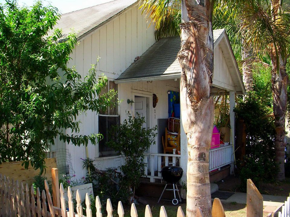 Front House (3bed / 1bath)