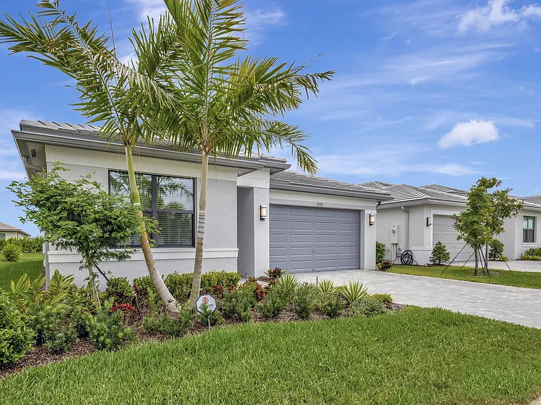 12557 SW Rain River Dr — Photo 47