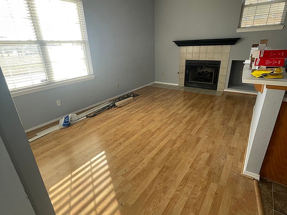 2nd image of 792 Founders Park Dr W