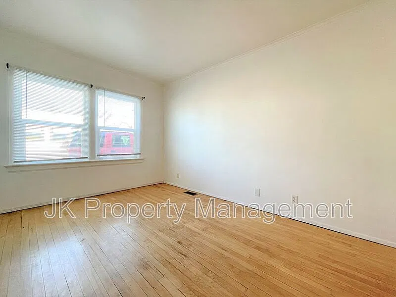 Studio, 1.0 bath, $625 — Photo 4