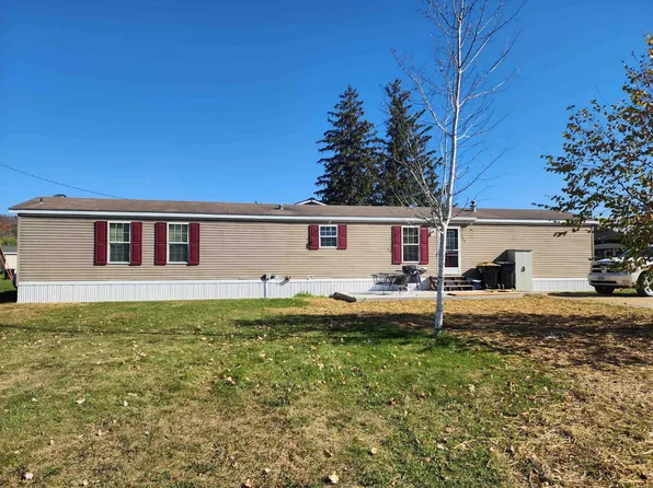 175 Pleasant Ct, New Albin, IA 52160