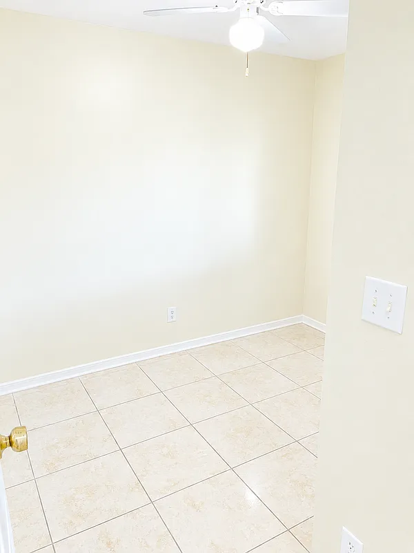 3 bed, 2.0 bath, 1118 sqft, $1,700 — Photo 4