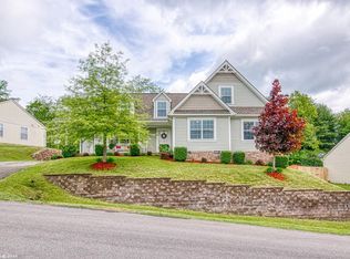 1505 Sherwood Dr, Christiansburg, VA 24073