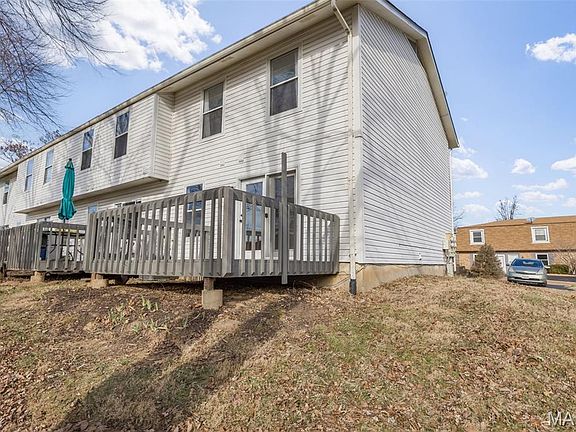 4th image of 621 Westwood Dr S APT A