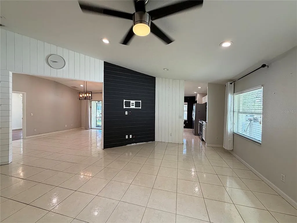 3 bed, 2.0 bath, 1748 sqft, $2,295 — Photo 4