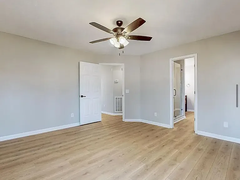 206 Moorhill Ave — Photo 12