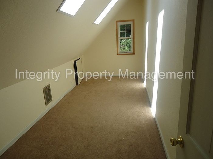2nd image of 62 Lake Louise Dr SW