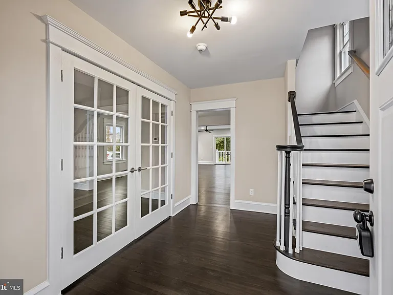 19 Conwell Ave — Photo 6