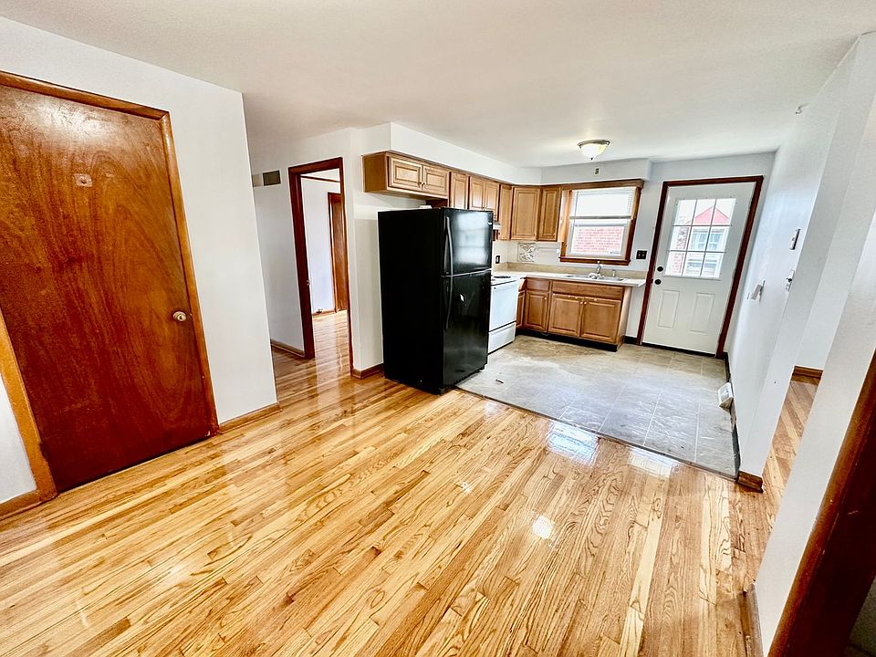 1st image of 1625-1627 W South St #3445f63fb