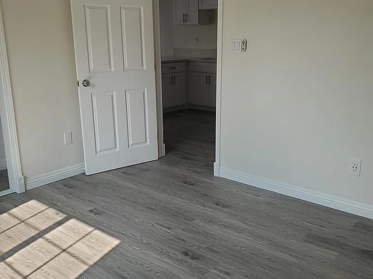 5306 Romaine St — Photo 10