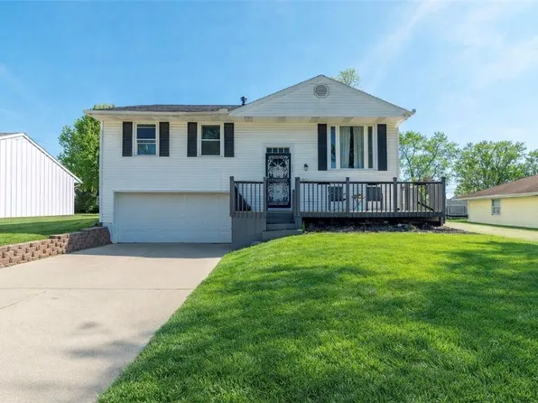 558 Bowser Dr, New Carlisle, OH 45344