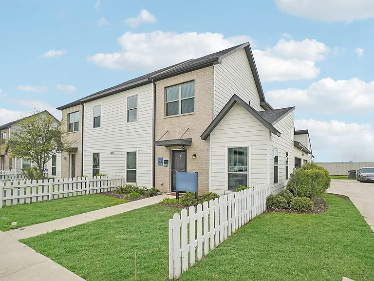 Townhomes at Princeton Meadows — Photo 30