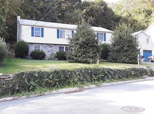 61 Reeve Ave, Bloomingdale, NJ 07403