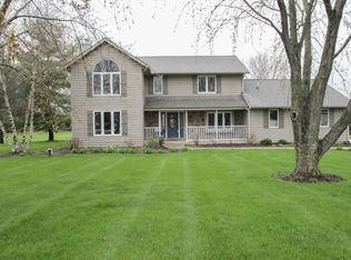 W319S3257 Squire Rd, Waukesha, WI 53189