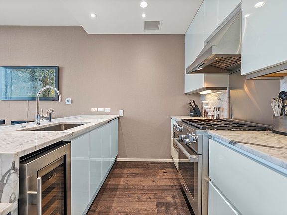 4th image of 200 Congress Ave Unit 33BB