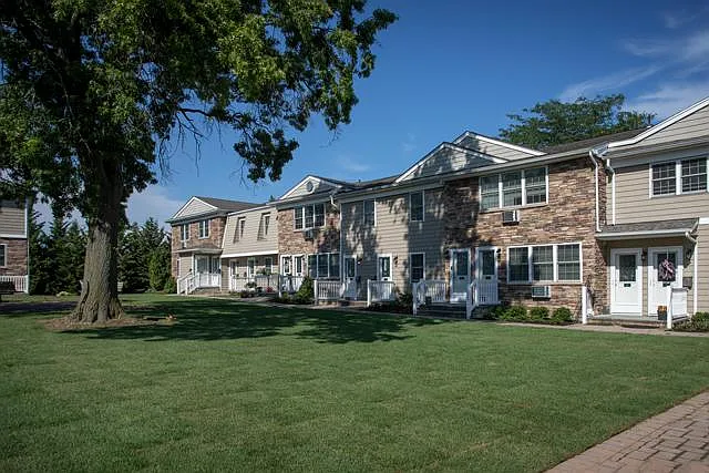Fairfield Village At Commack — Photo 4