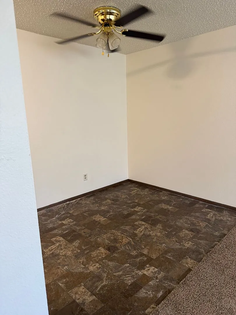 Grove Park Apartments — Photo 2
