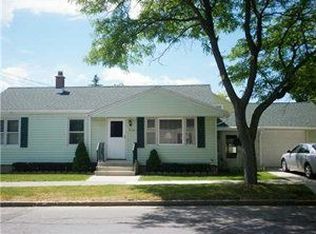 9120 Cayuga Dr, Niagara Falls, NY 14304