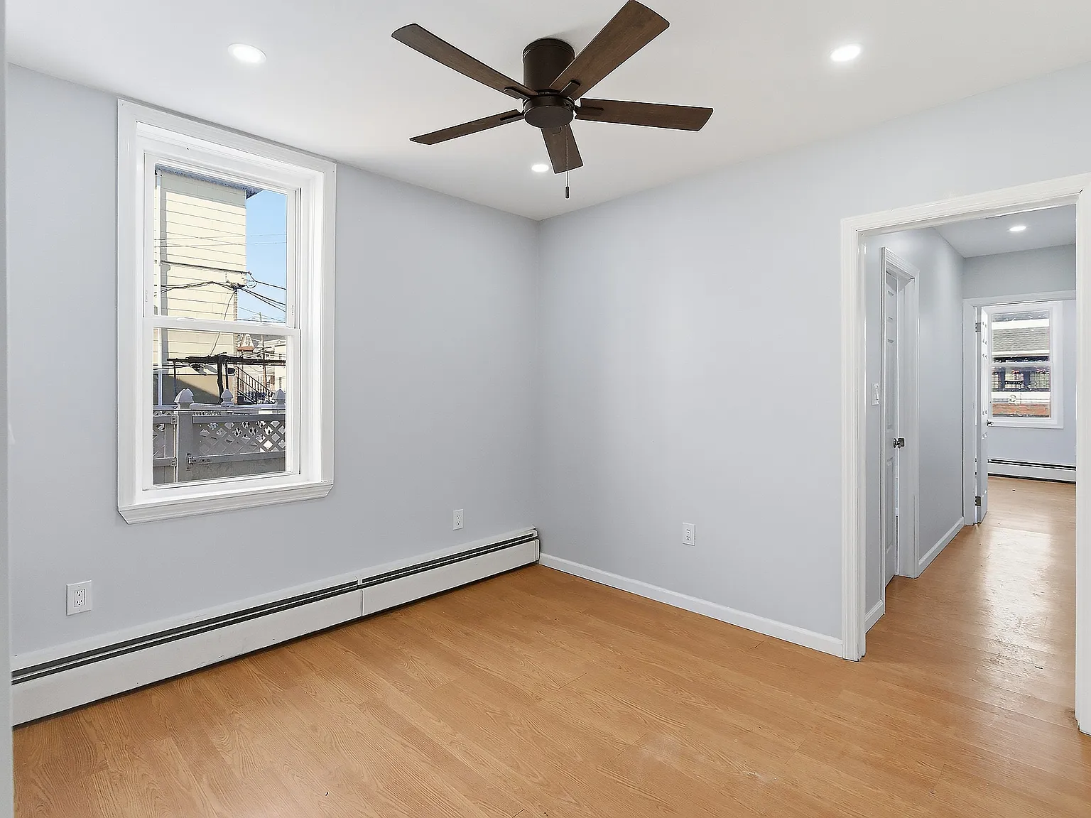 2 bed, 900 sqft, $1,900 — Photo 3