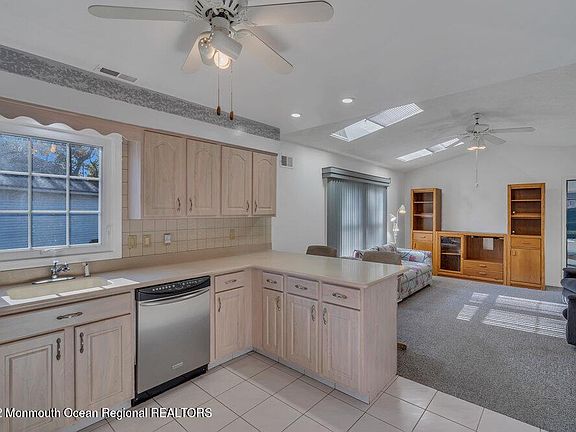 4th image of 1463 Falconcrest Ct