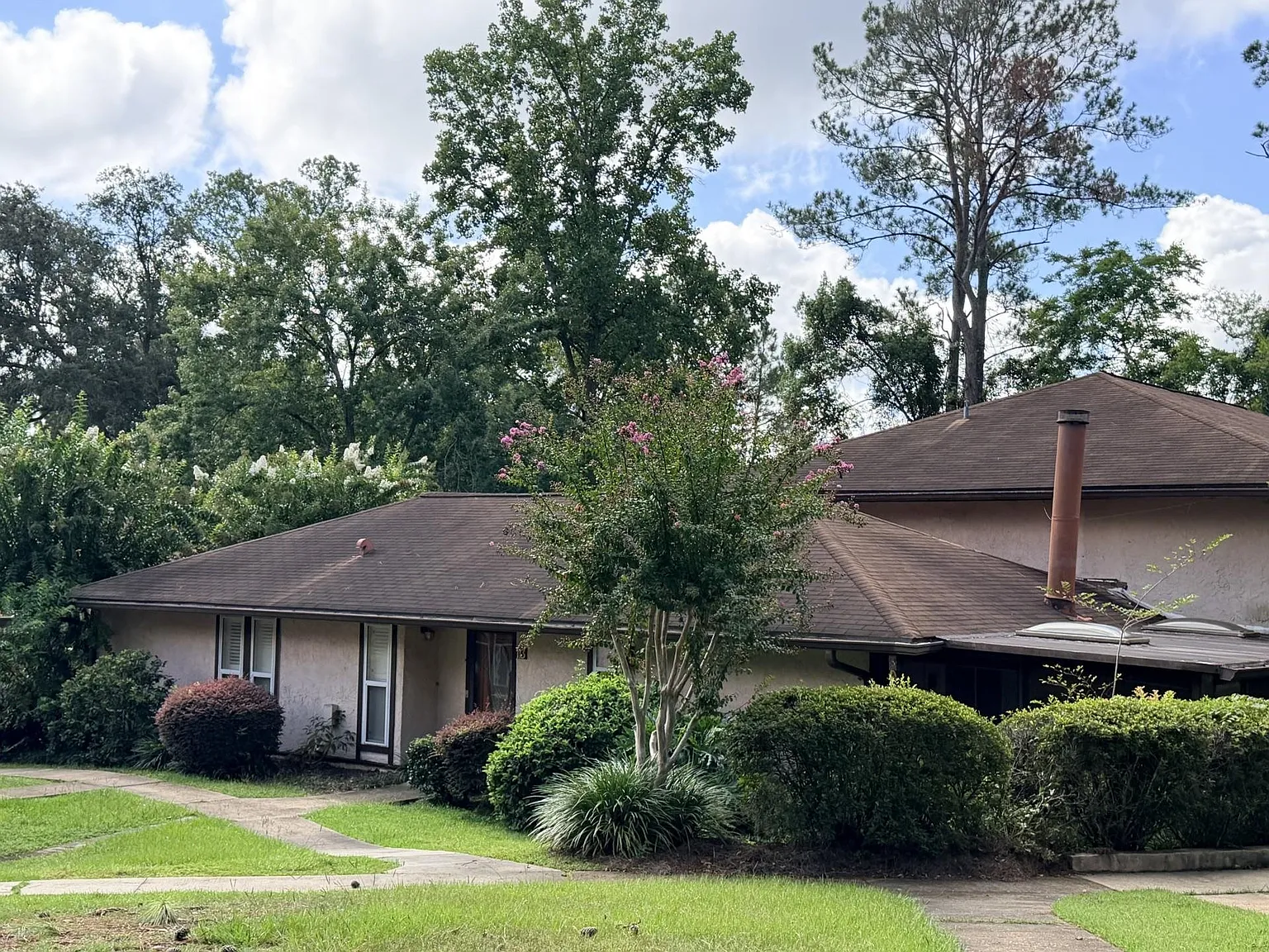 2 bed, 1110 sqft, $1,350 — Photo 1