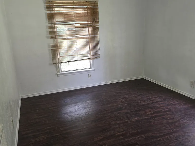 1716 Karen Ln #2 — Photo 2