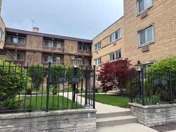 (undisclosed Address), Evanston, IL 60201