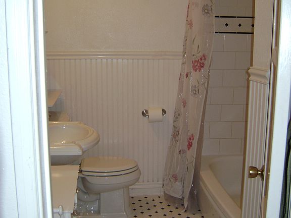 3rd image of 2136 Crenshaw St