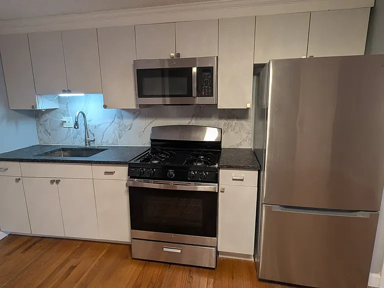 46 Warren St #1A — Photo 1