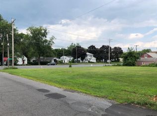 2 Lindberg Dr, Latham, NY 12110