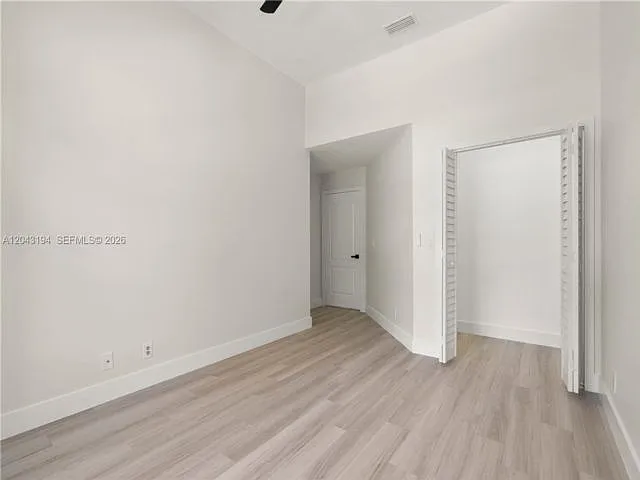 1087 Deerwood Ln — Photo 10
