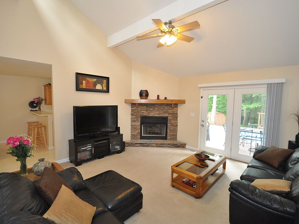 1st image of 160 Whitney Dr